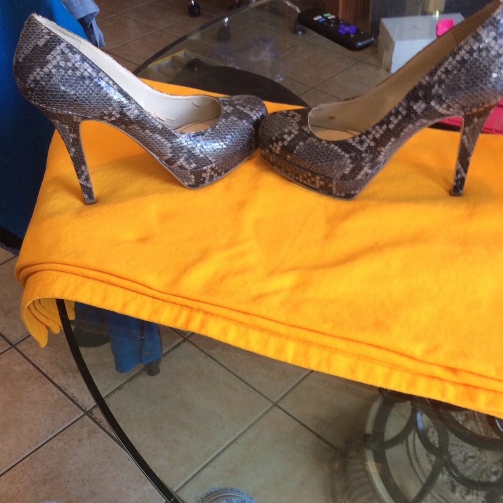 Nine West Black/Grey Hope Floats Faux Snakeskin Platform Heels Size 9M, Used